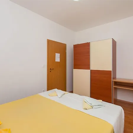 Apartment Lucic Omis