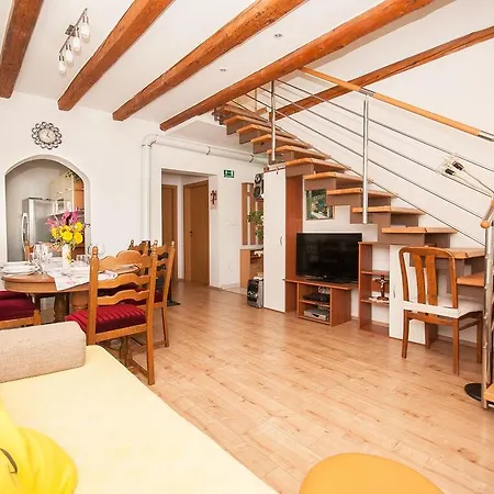 Apartment Lucic Omis