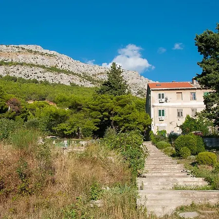 Apartment Lucic Omis